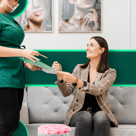 Eyelash and eyebrow styling and customer service - does routine matter?